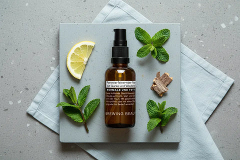 Porenverfeinernder Noni-Gesichtstoner