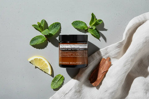 Regulierende Noni-Feuchtigkeitscreme